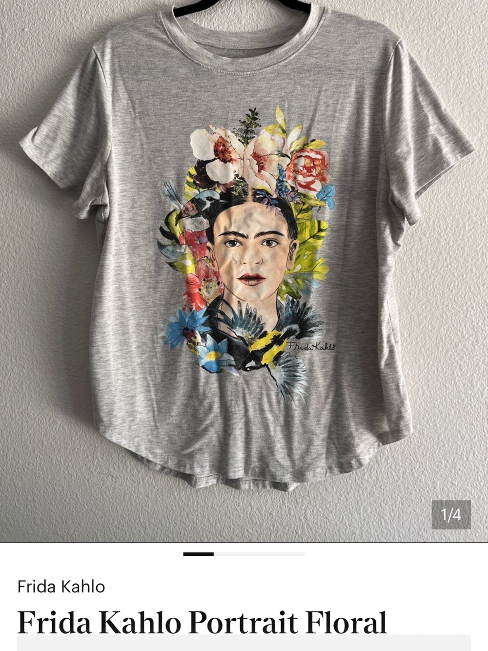 Frida Kahlo Portrait Floral Graphic Tee - Women's Short Sleeve in Gray